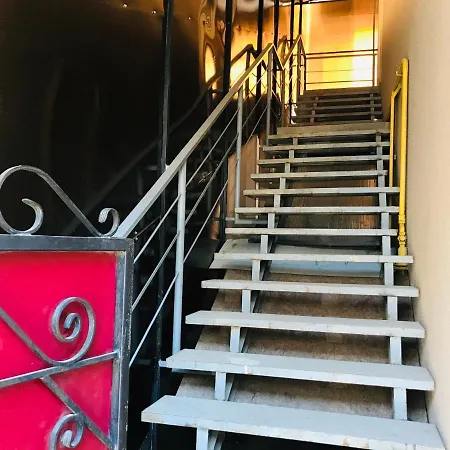 21 Apartment *